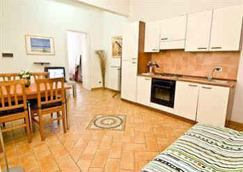 Old Town Apartments Roma Eksteriør bilde